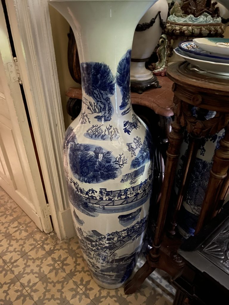 large antique asian vase in cuban antiques shop