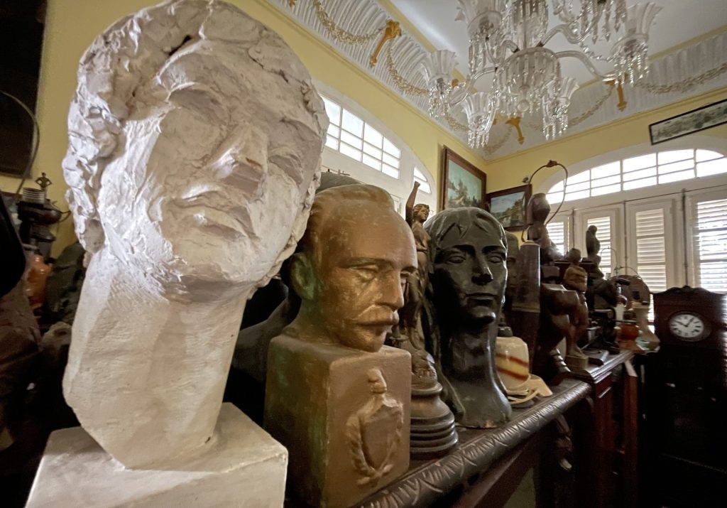 Busts in Cuban antiques shop