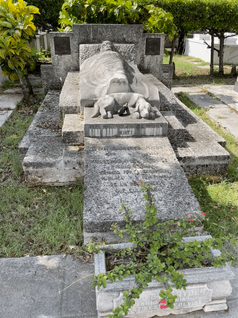Necrópolis Cristóbal Colón