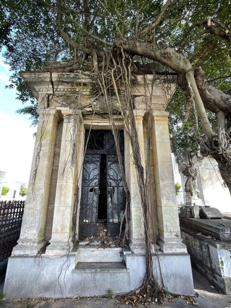 mausoleum Necrópolis Cristóbal Colón