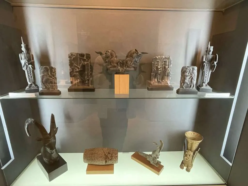 Iranian 'artefacts' in MONTEVIDEO URUGUAY museum