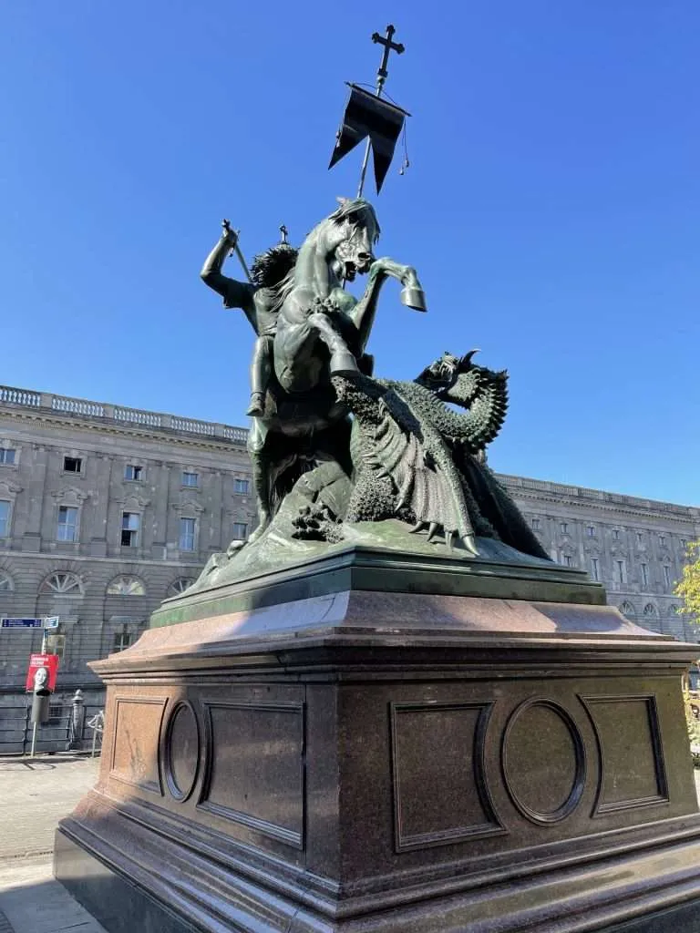 Statue Museum Island Berlin