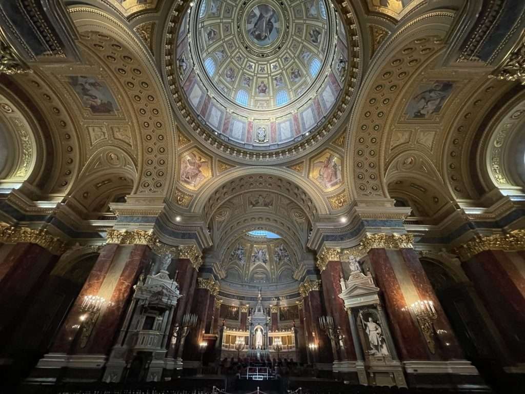 View toward alter inside St. Stephen’s Basilica