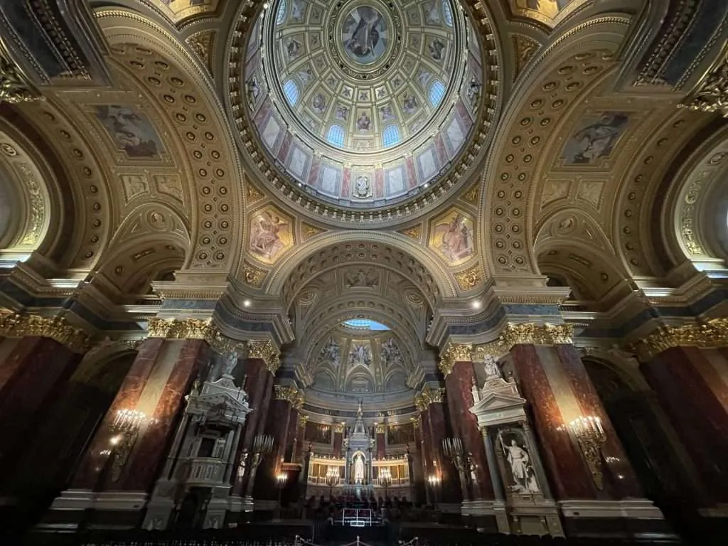 View toward alter inside St. Stephen’s Basilica