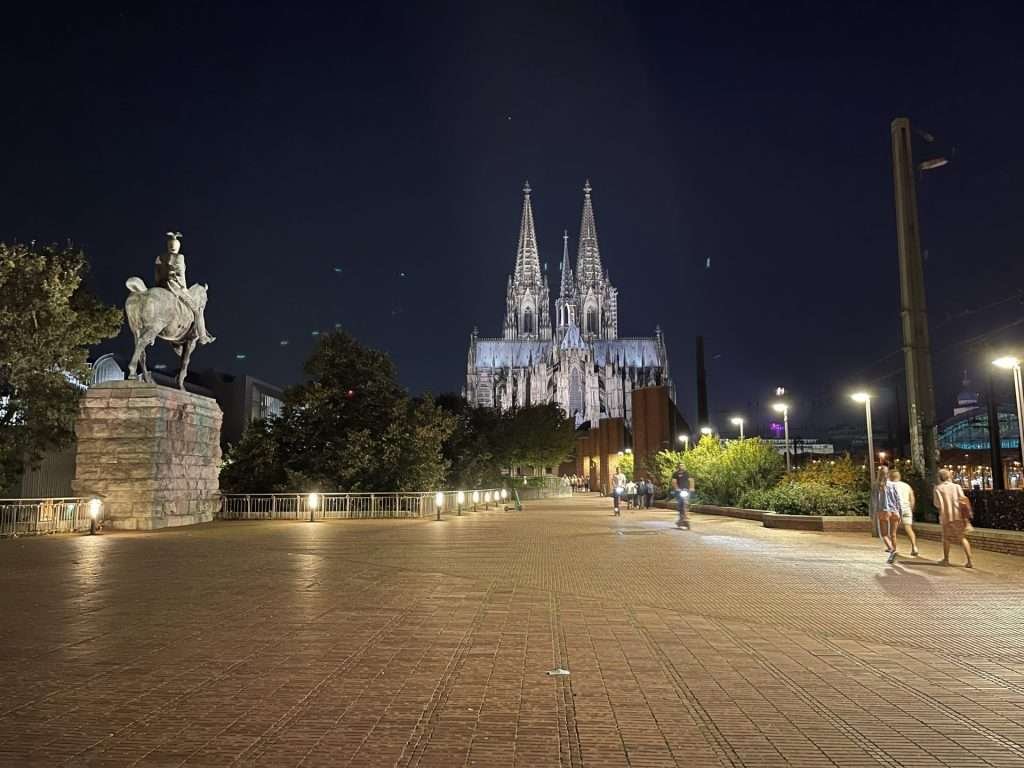 Cologne Cathedral at Night Köln