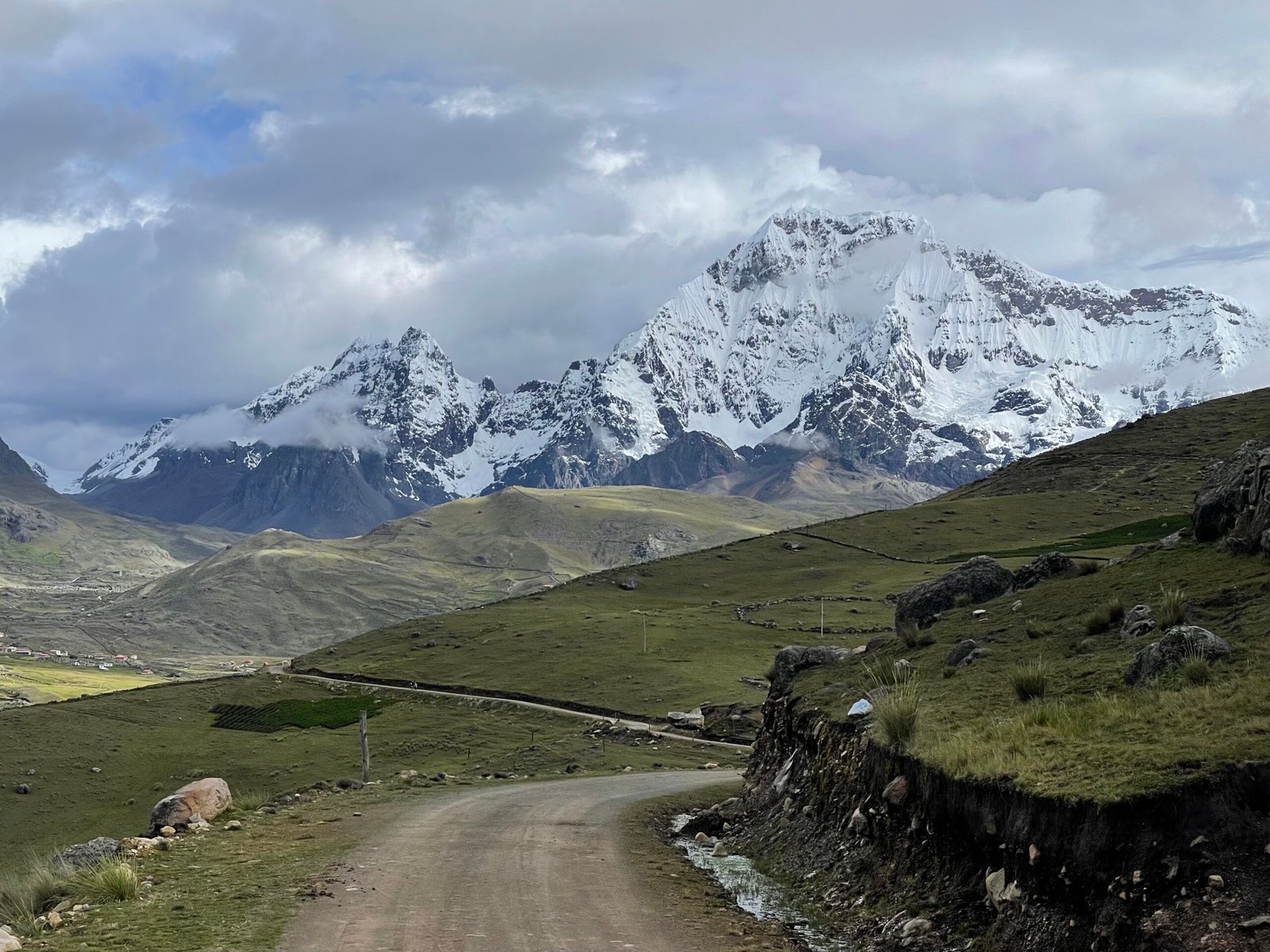 Ultimate Road Trip Peru: Cusco to Puerto Maldonado via Ausangate!